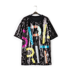 Mini-dress nero in paillettes con scritte multicolor,