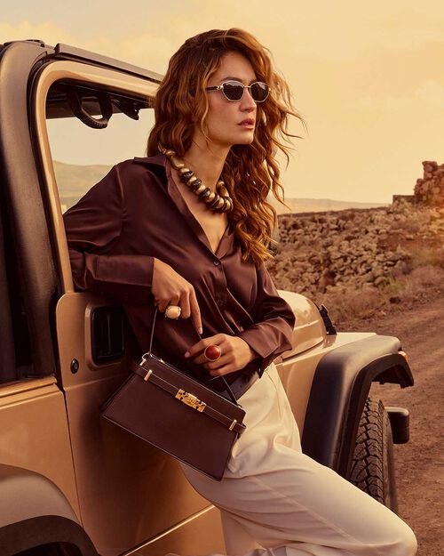 Mini bolso oscuro con detalles chic, DK BROWN