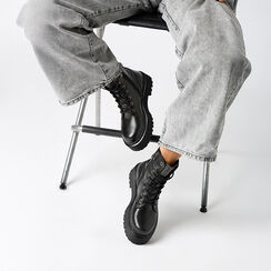 Anfibi neri lucidi con suola in gomma di 5 cm, Primadonna, 267533391EUNERO035, 002 preview
