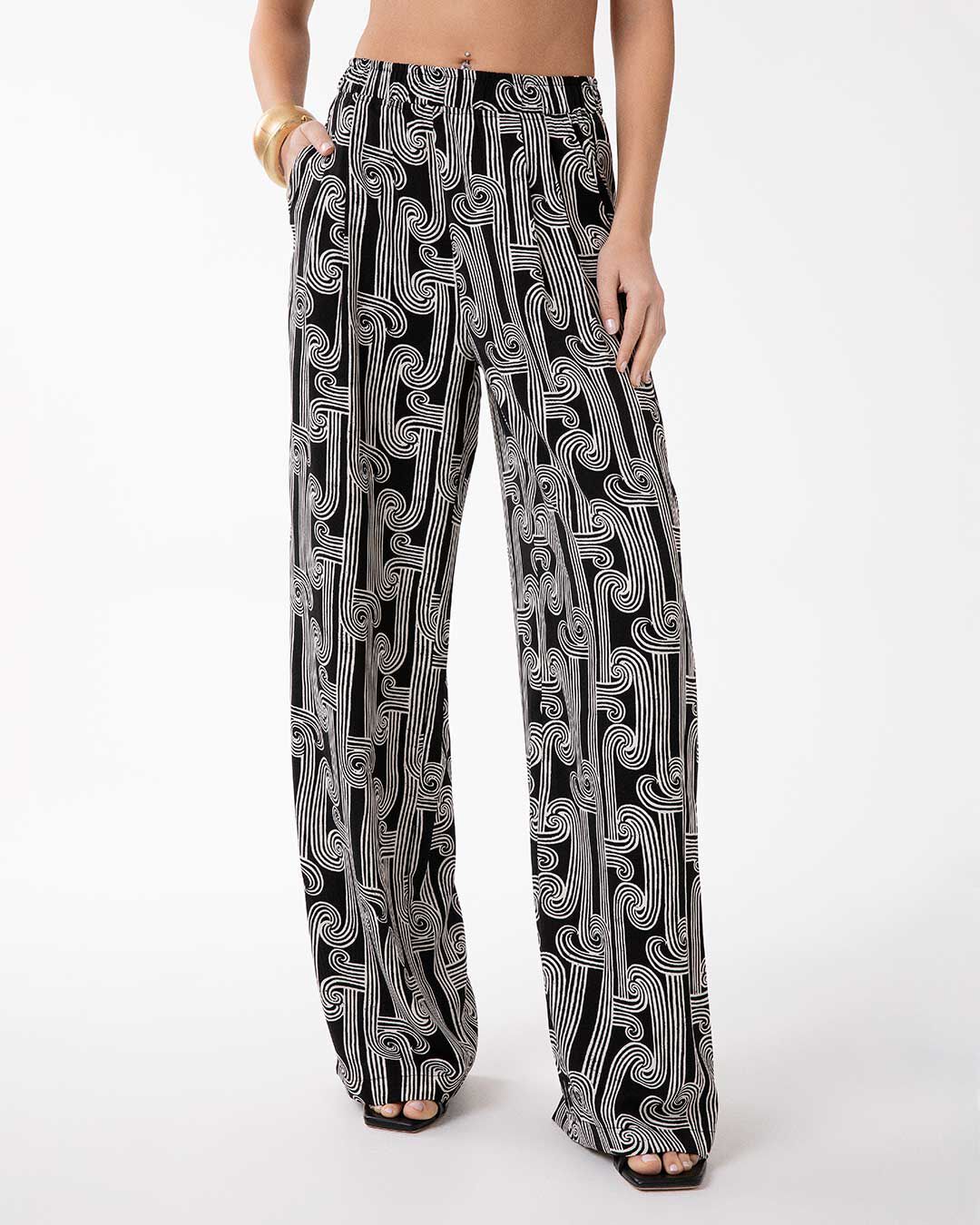 Pantaloni nero-bianco urban chic