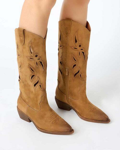 Botas de mujer color co&ntilde;ac en microfibra, 