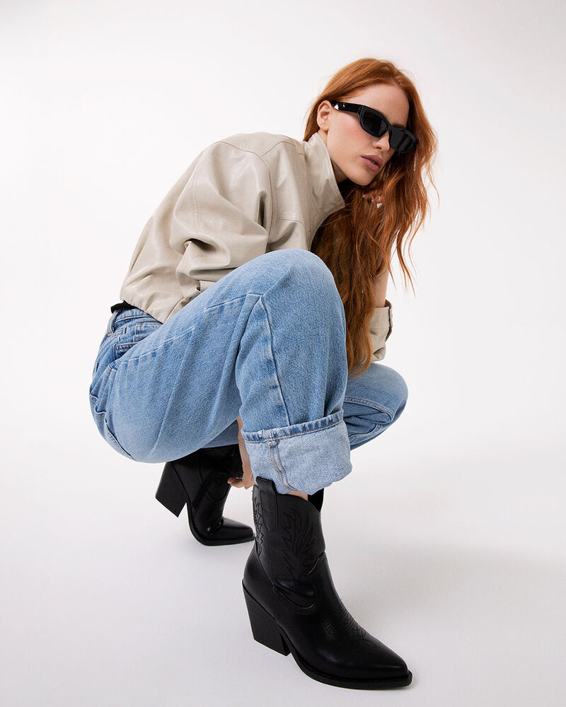 null image number null