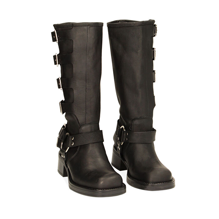 Bottines motardes avec boucles sales