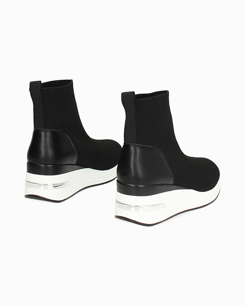 null image number null