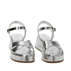 Sandali argento in laminato, zeppa 5,5 cm, Ultime occasioni, 234958611LMARGE035, 002a