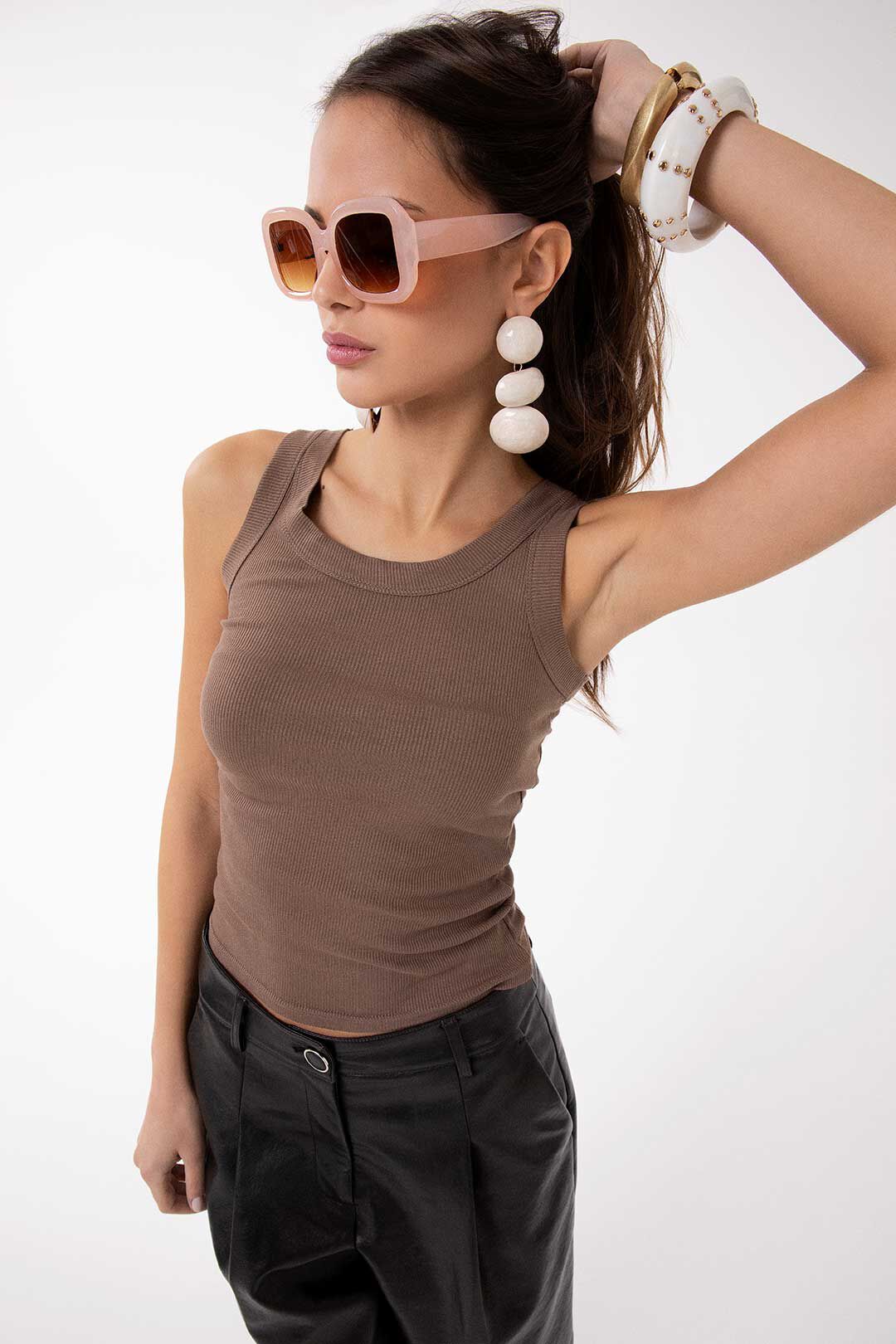 Canotta marrone eleganza casual