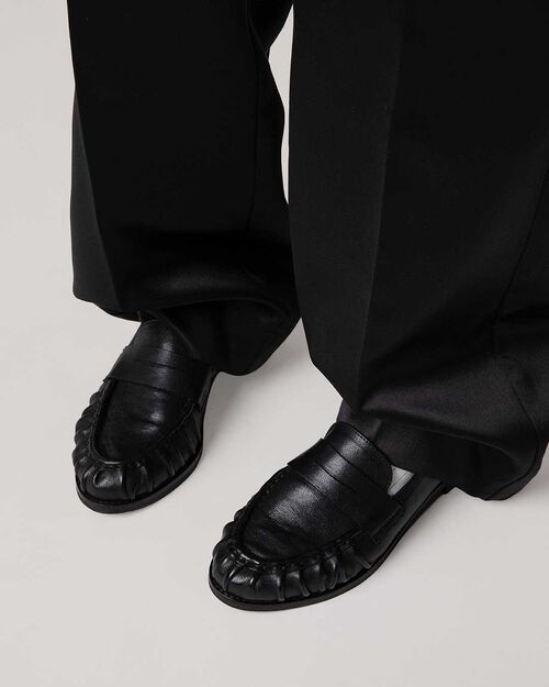 Mocas&iacute;n negro en piel lavada, BLACK