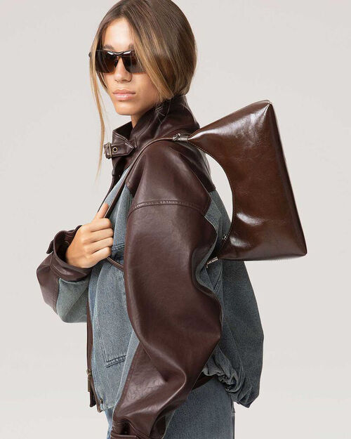 Mini sac marron brillant &agrave; bandouli&egrave;re, BROWN