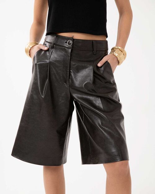 Bermudas marr&oacute;n oscuro con estilo urban chic, DK BROWN