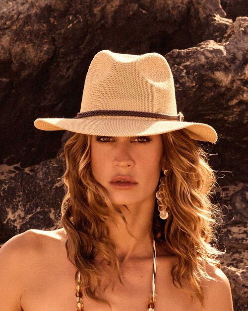 Cappello beige-oro con riflessi eleganti, MULTI COLOR