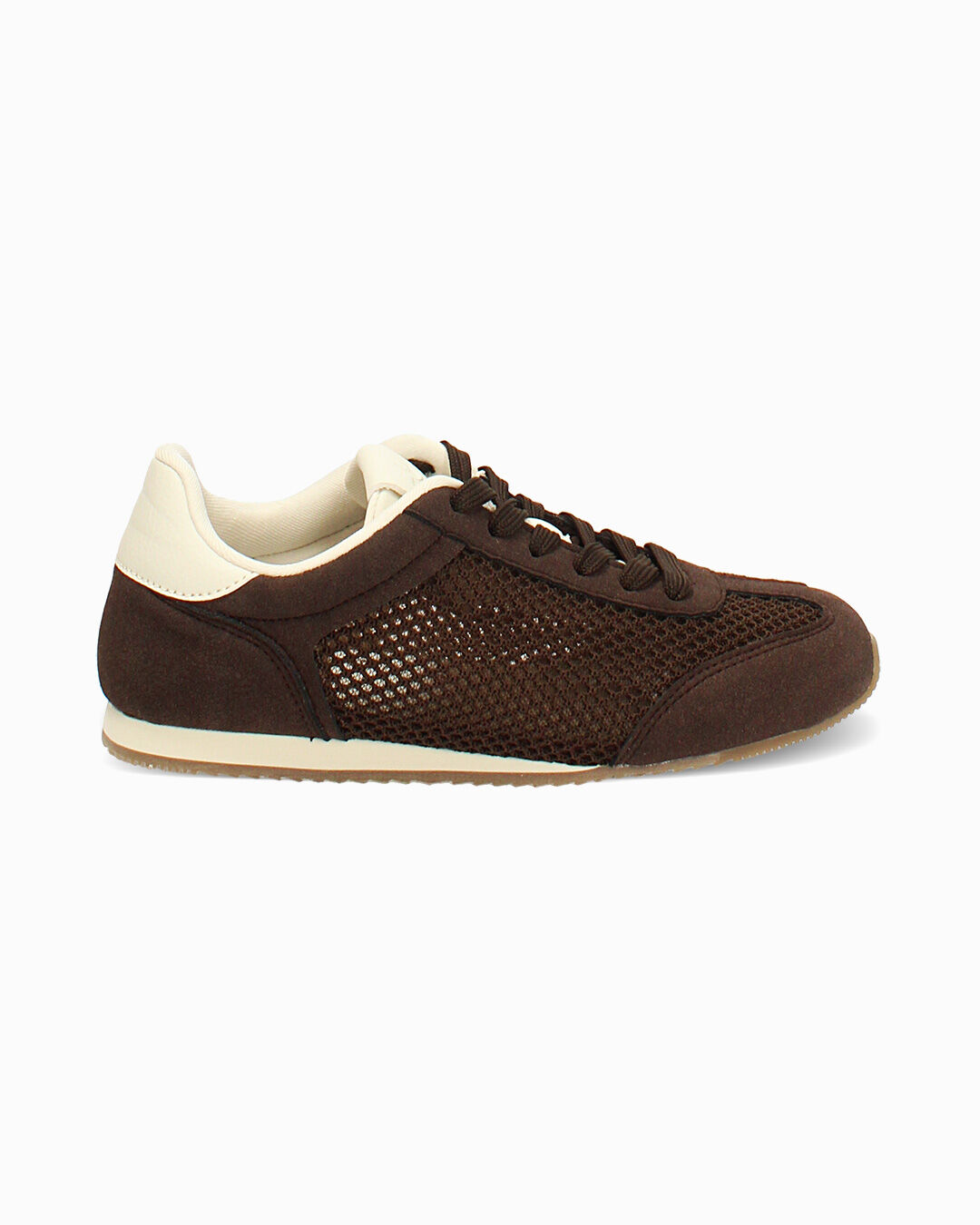 Sneakers testa di moro dallo stile urbano
