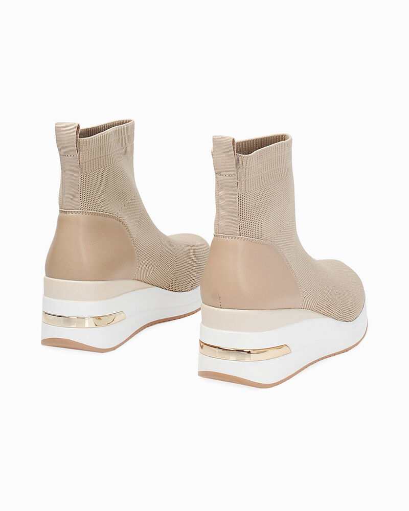 null image number null