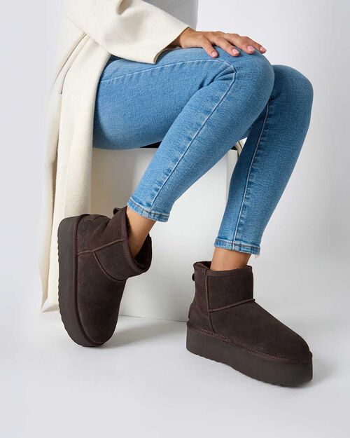 Bottines en daim brun fonc&eacute; avec talon de 4,5 cm, DK BROWN
