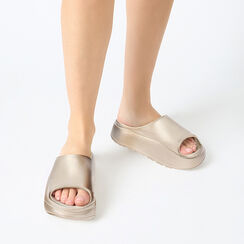 Sandalias de playa para mujer doradas en PVC, Primadonna, 254740613PVOROG036, 002a