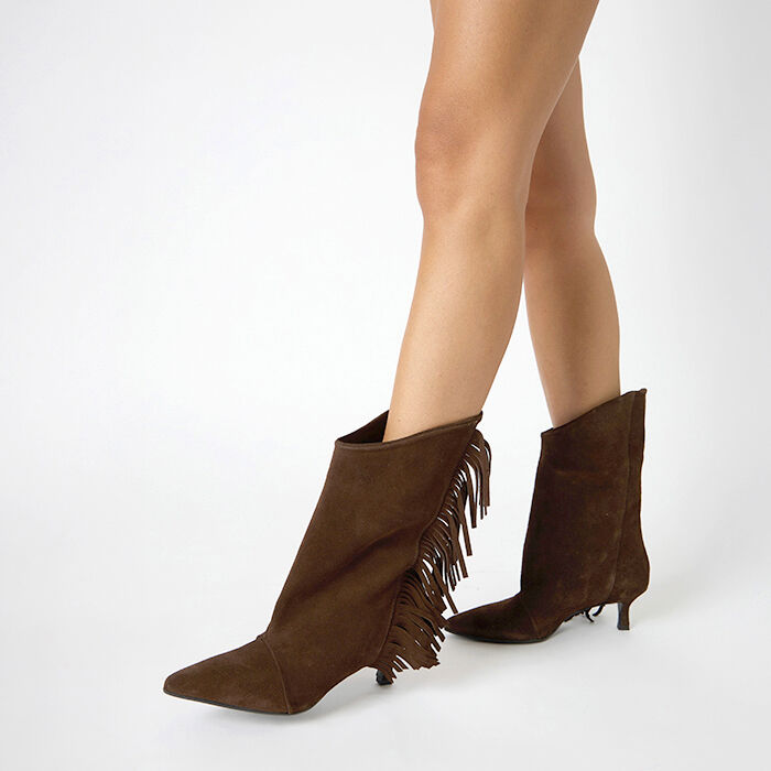 Tronchetti in camoscio testa di moro con frange Primadonna