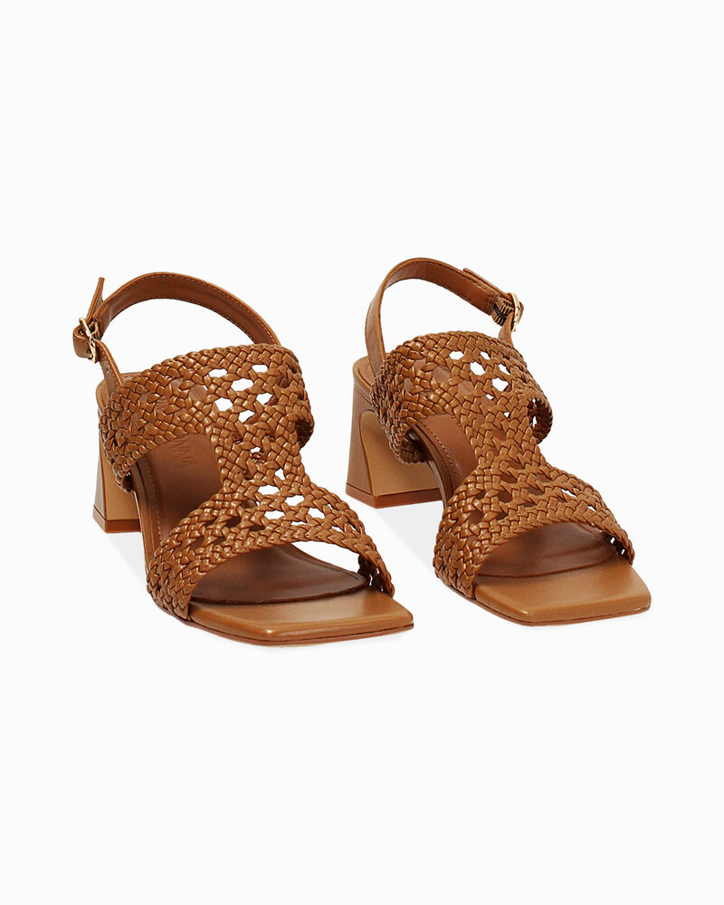 Sandalo donna cognac intrecciato, tacco 5,5 cm image number null