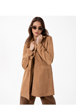 Gabardina cognac de diseño sofisticado