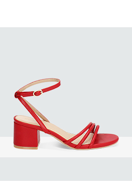 Sandalo rosso con tacco basso 
