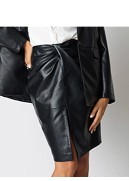 Jupe noire en polyester avec des détails sophistiqués