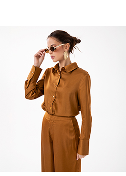 Camisa óxido con detalles refinados