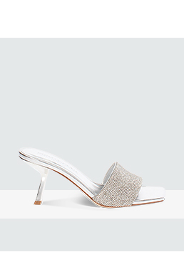 Mules open toe plateadas en laminado y piedras