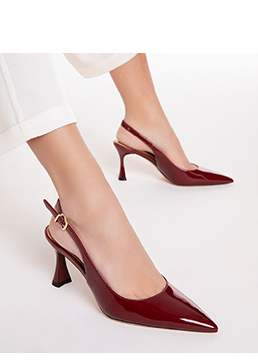 Décolleté slingback cherry