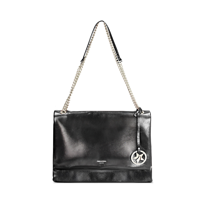 Borsa a spalla nera lucida con tracolla a catena
