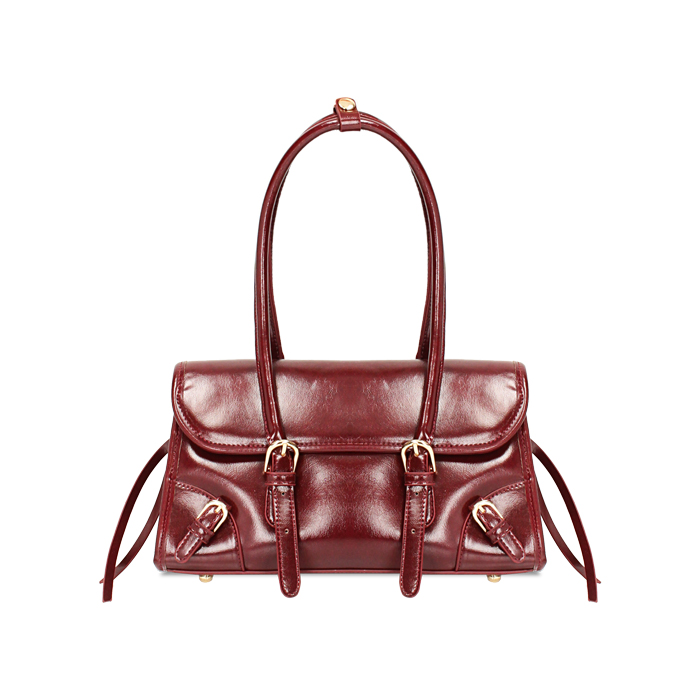 Borsa a mano bordeaux con finiture lucide