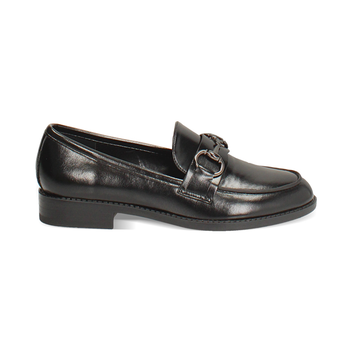 Mocasines de charol negros para mujer con suela de goma
