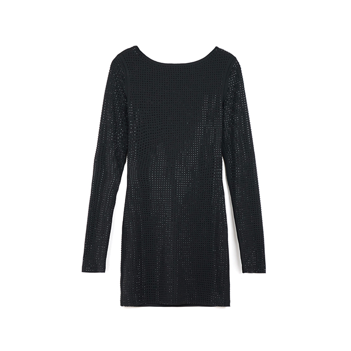 Robe noire avec détails distinctifs