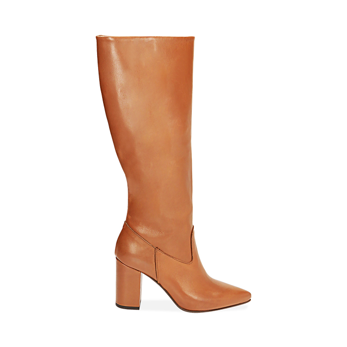 Botas coñac de piel, tacón de 9 cm.