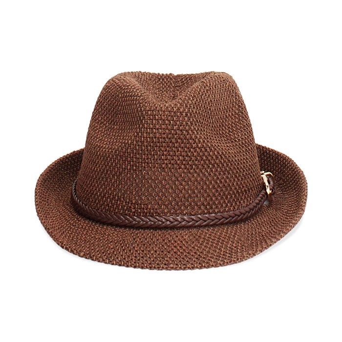 Sombrero marr&oacute;n con estilo atemporal