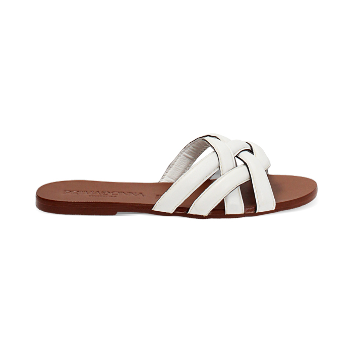 Sandalias bajas de mujer blancas en piel