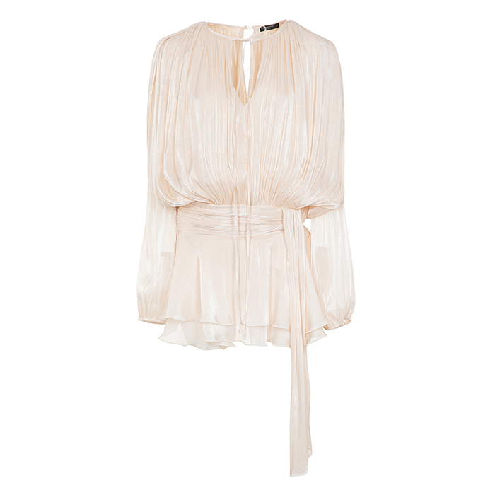 Vestido crema con elegancia atemporal