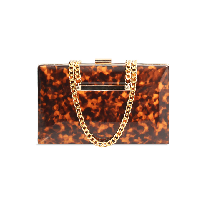Clutch leopardata in vernice