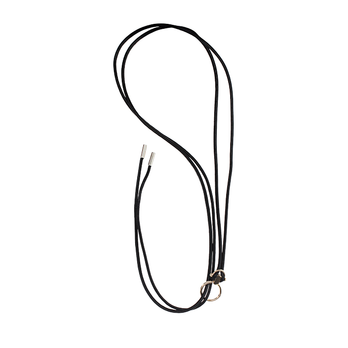 Ceinture noire avec détails dorés pour une touche chic